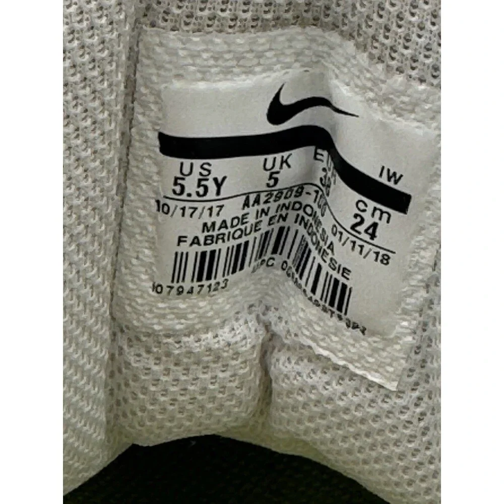 Nike Air Core Force Youth Shoes White Black AA2909-100 Size 5.5 Y Excellent Cond